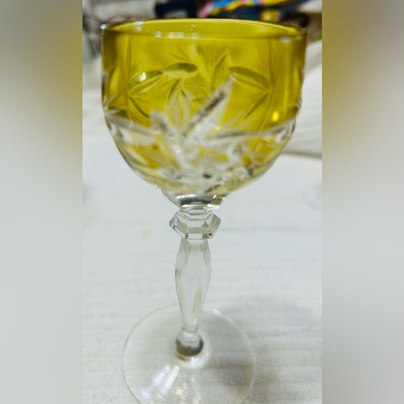 Vintage cut glass Crystal cordial goblets. Set of 5.look at photos closely. - Picture 5 of 8